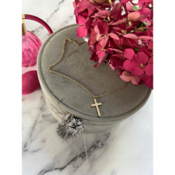 225 Złoty naszyjnik celebrytka KRZYŻ CYRKONIE STAL