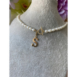 Celebrytka Blueberry perły naturalne literka S