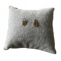 Złote kolczyki wkrętki...