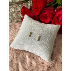 Kolczyki wkrętki sztyfty literki litery I stal 316