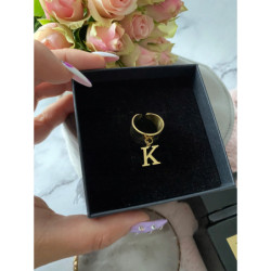 1196 Szeroka obrączka z LITERKĄ K roz 7/17 8/18
