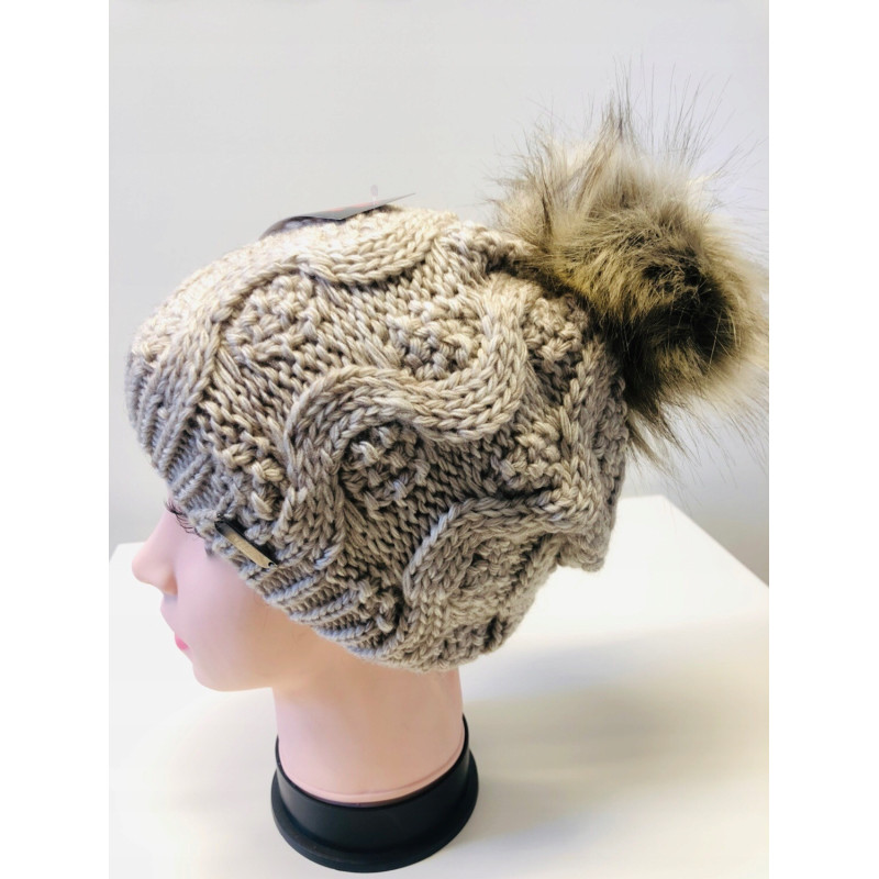 Czapka damska zimowa pompon ocieplona jasny beż