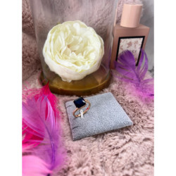 1142 Pierścionek CYRKONIE KAMEŃ GRANATOWY r 9/19mm